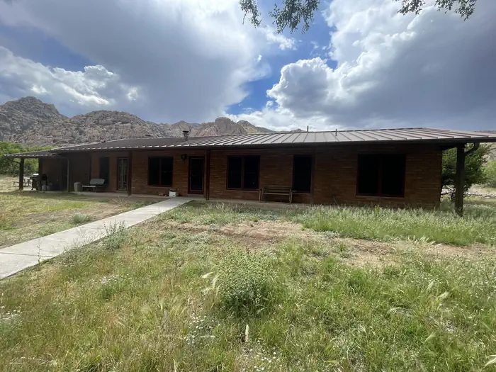 Half Moon Ranch β Half Moon Ranch in the Dragoon Mountains