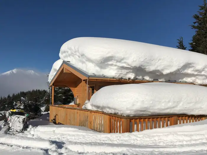 Spencer Bench Cabin β A fun wintertime destination!