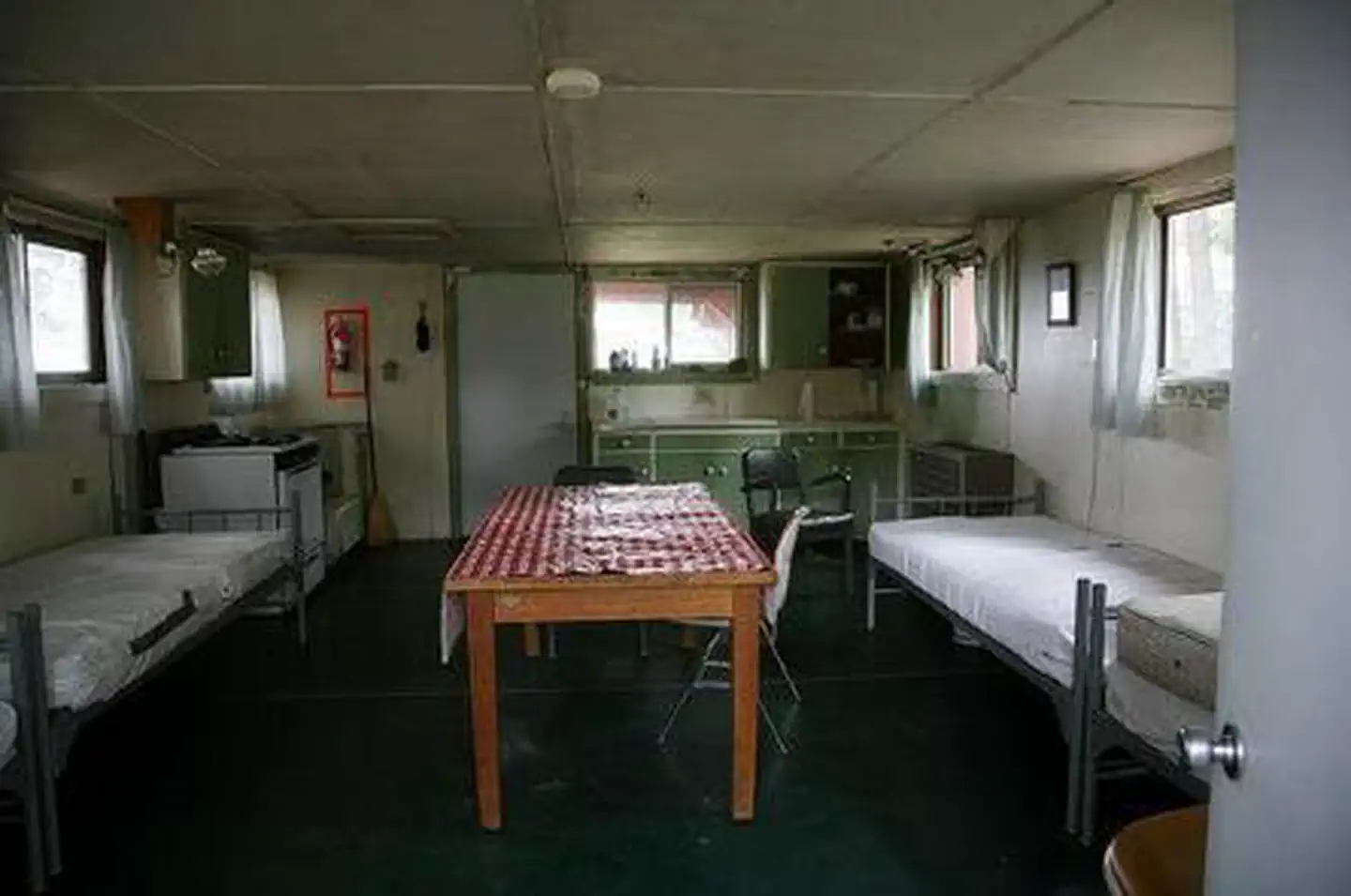 Summit Guard Station Bunkhouse β SUMMIT GUARD STATION BUNKHOUSE