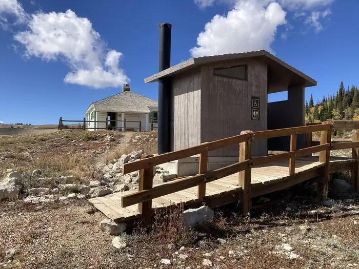 Seely Creek Guard Station β Seely Guard Station bathroom exterior