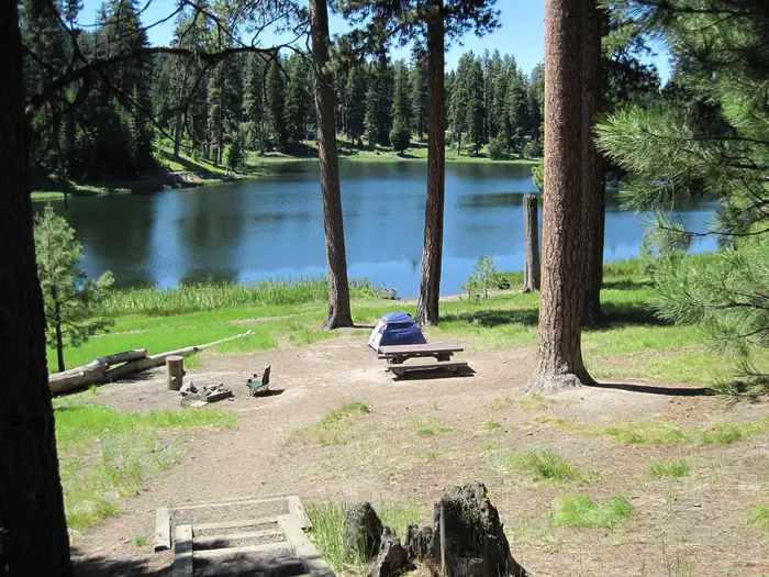 Walton Lake — Options to tent camp near the lake