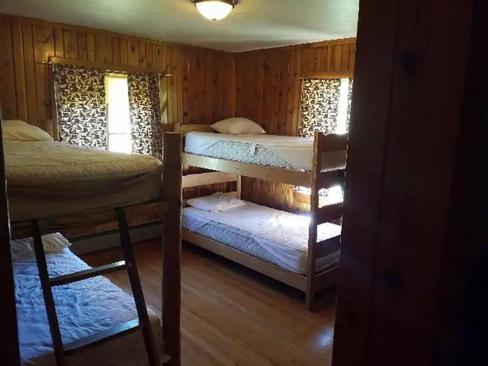 Sunlight Rangers Cabin β Sunlight Ranger Cabin - Bedroom with 2 Bunk Beds