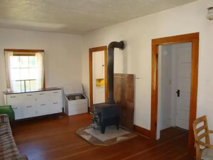 Yellowjacket Guard Station — Yellowjacket Guard Station Living Room