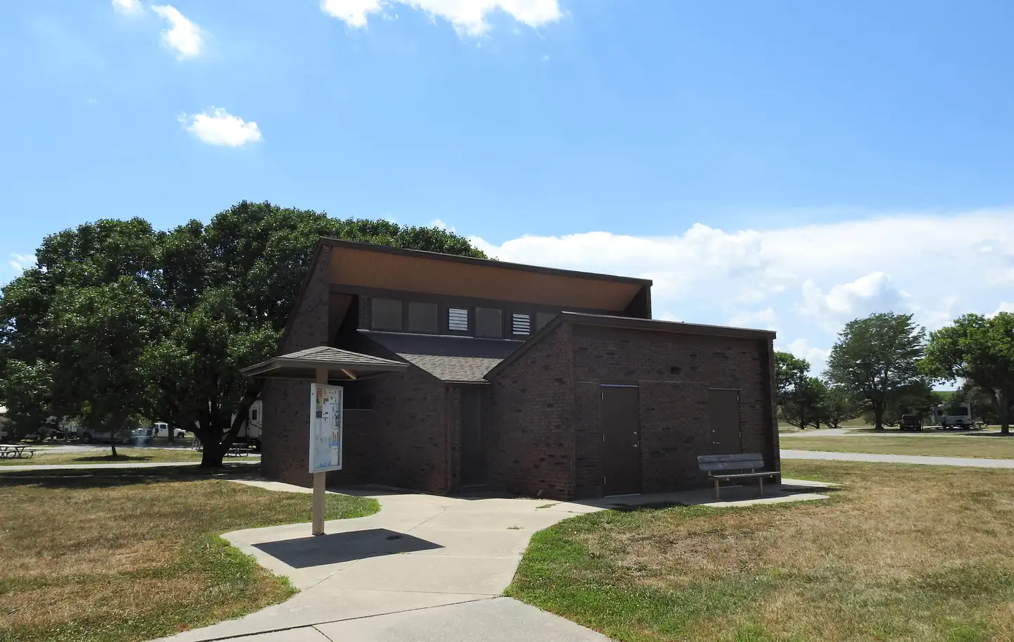 Outlet(melvern) — B-Loop shower house in Outlet campground