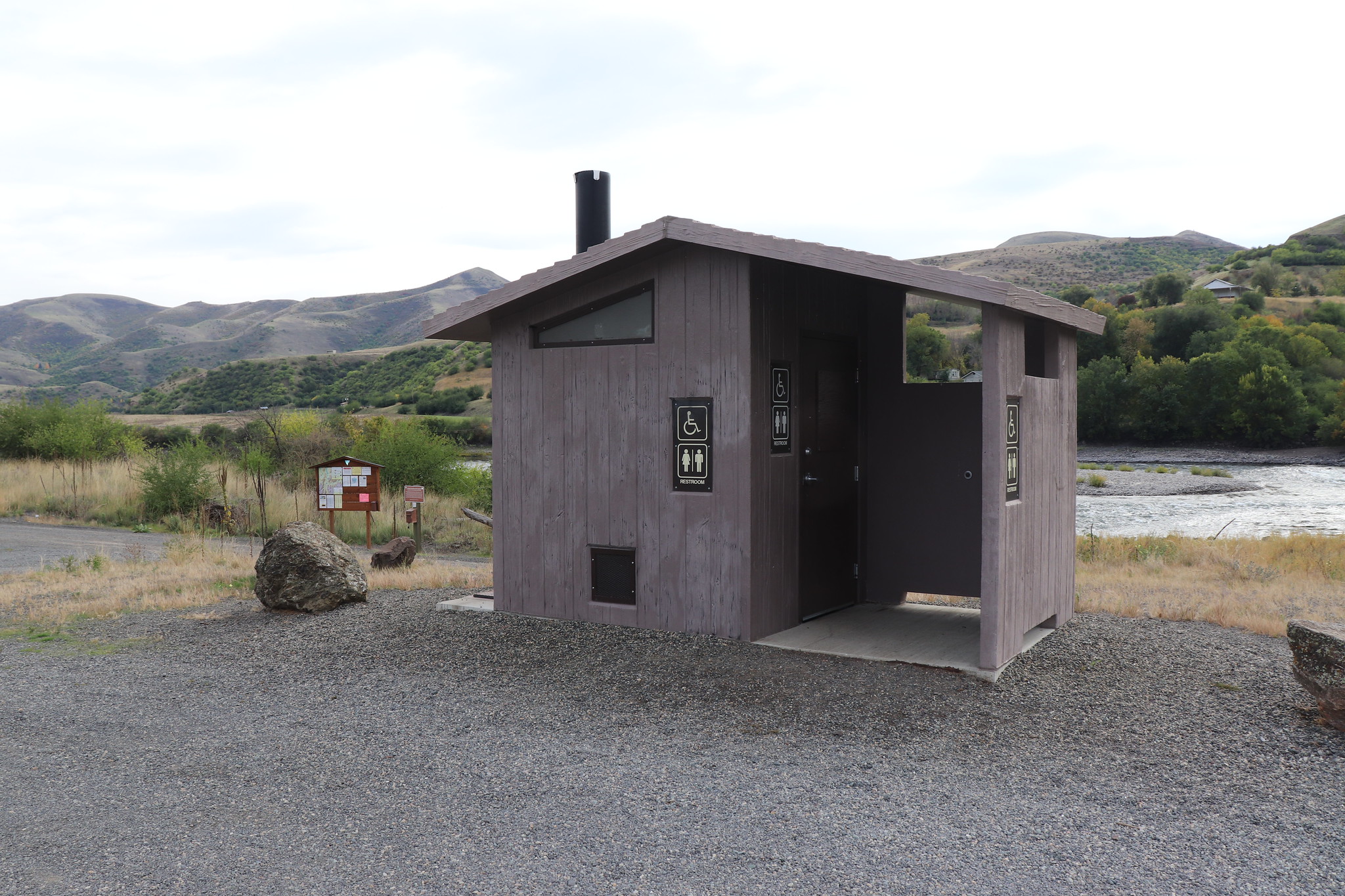 White Bird Gravel Pit Recreation Site — Facilities at White Bird Gravel Pit