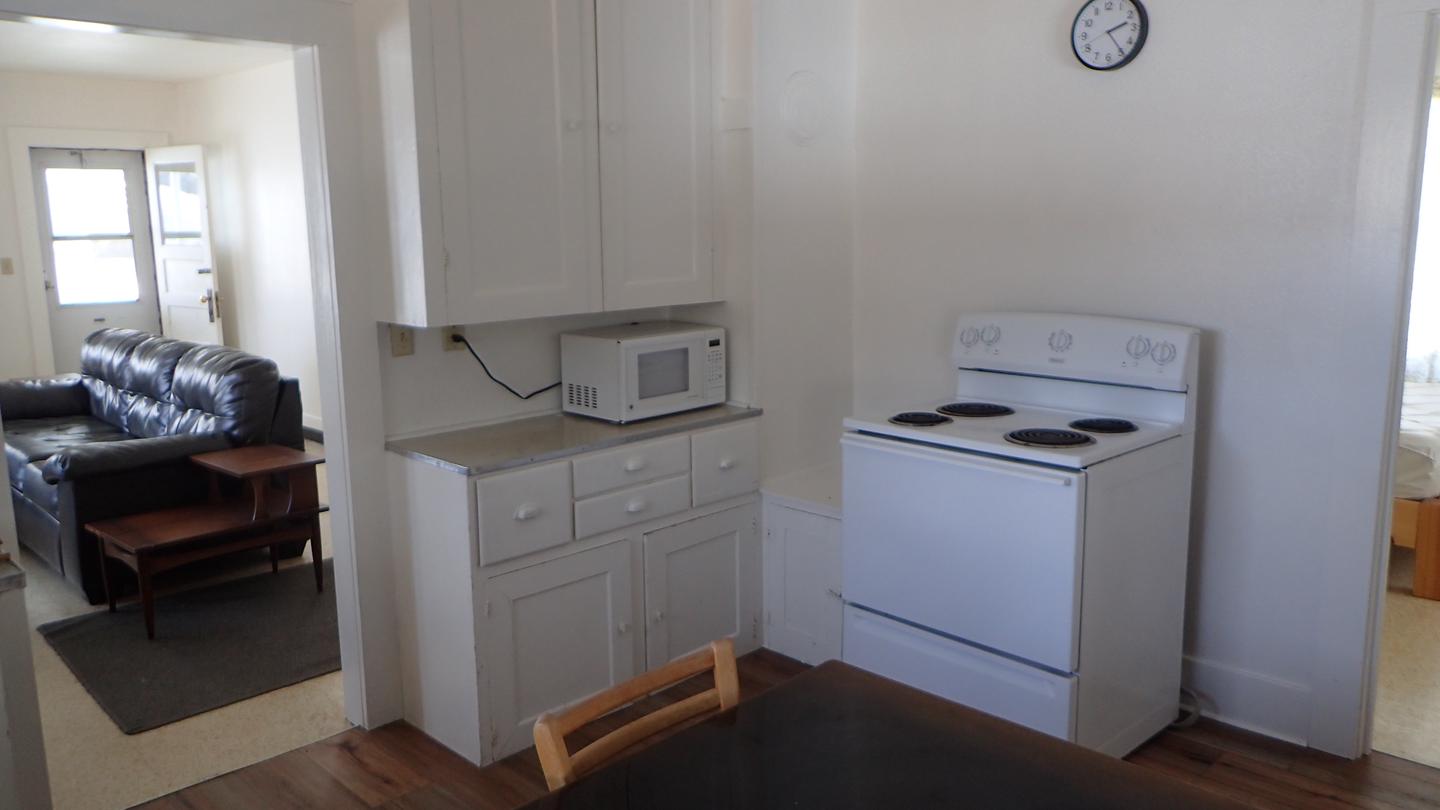 Meyers Creek Cabin — Kitchen Stove