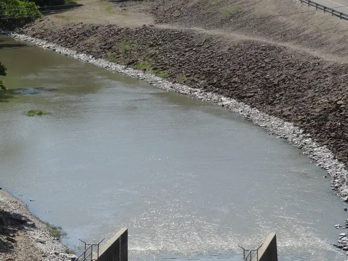 Outlet (pomona Lake) β outlet