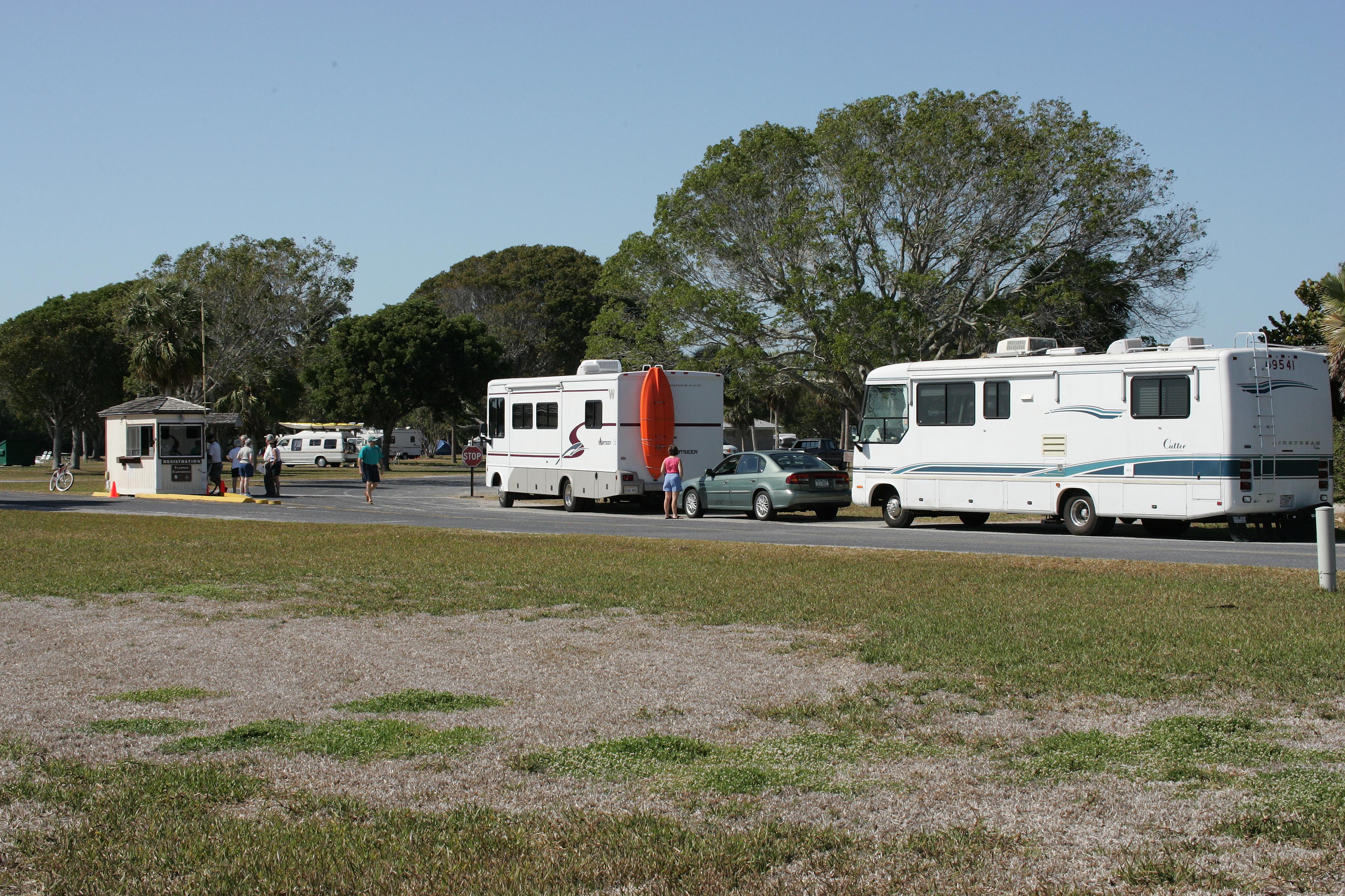 Flamingo Campground — RV's Lined Up at Flamingo Campground Kiosk