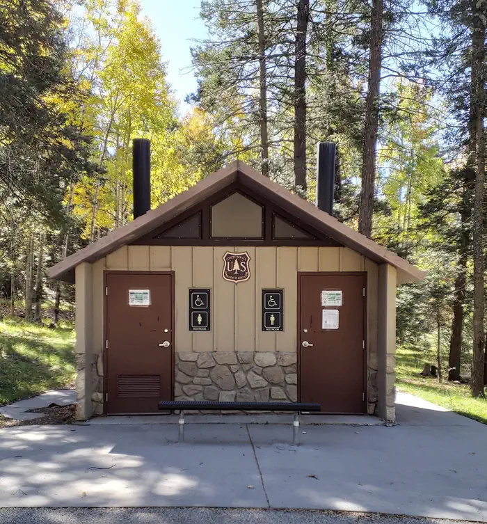 Aspen Group Area (lincoln National Forest, Nm) β ASPEN Group Campground Restrooms