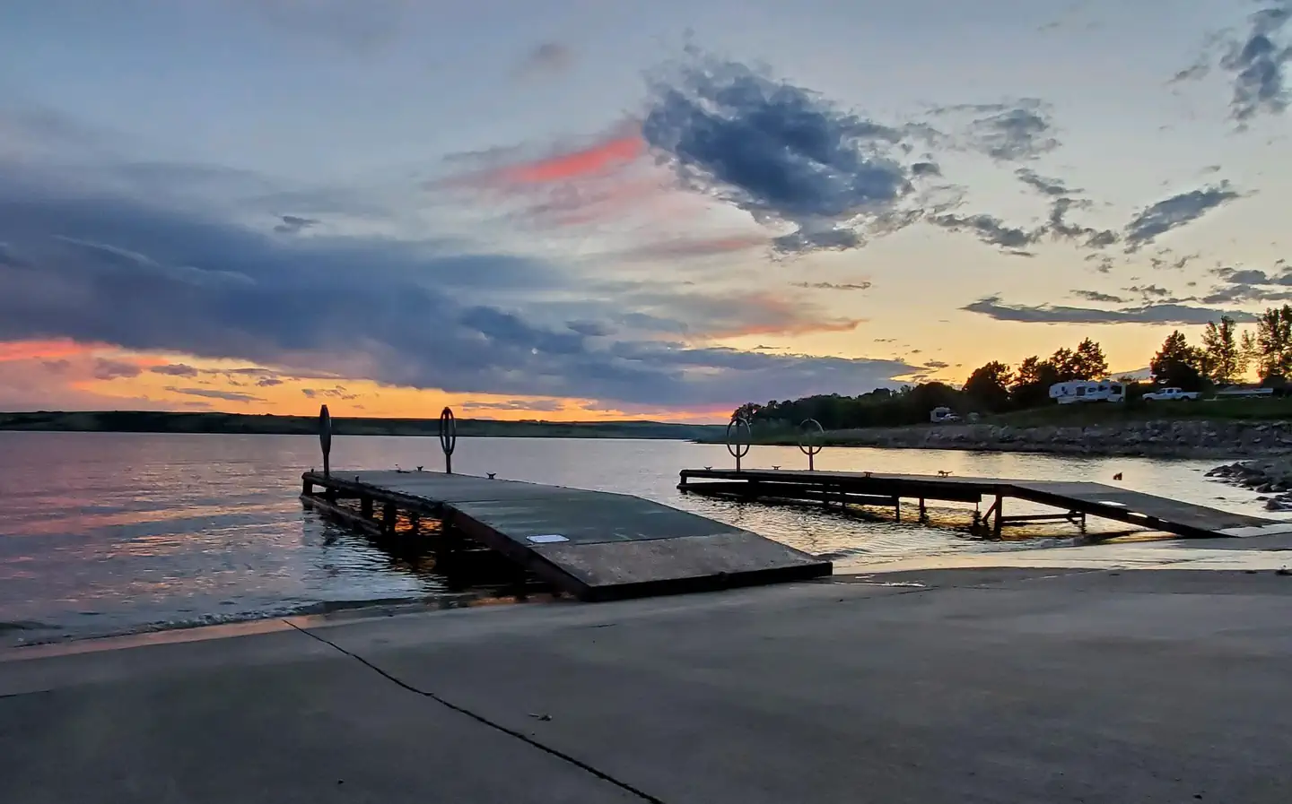 Beaver Creek - Lake Oahe — Beaver Creek boat ramp at Sunset.