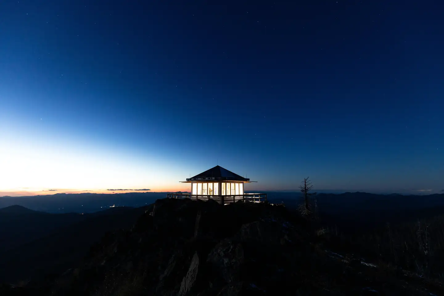 BOLAN MOUNTAIN LOOKOUT — BOLAN MOUNTAIN LOOKOUT sunset