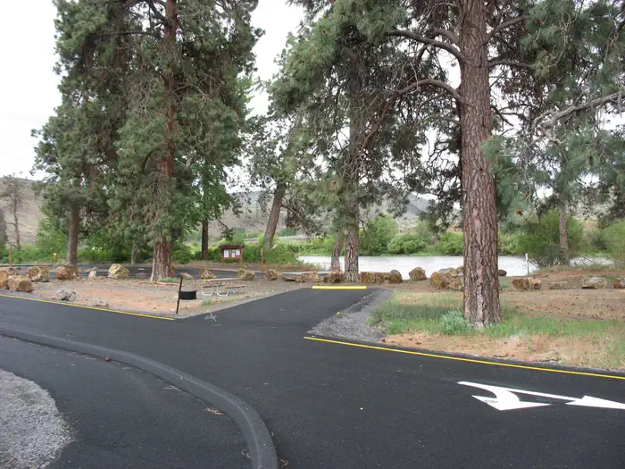 Big Pines — Yakima River flowing through Big Pines campground