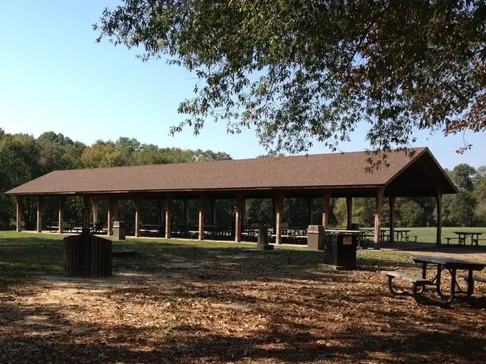 Fort Hunt Picnic Areas — Picnic Area B at Fort Hunt Park shelter