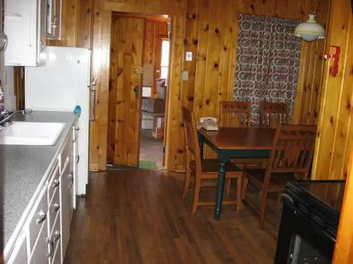 STUB CREEK CABIN — STUB CREEK CABIN kitchen