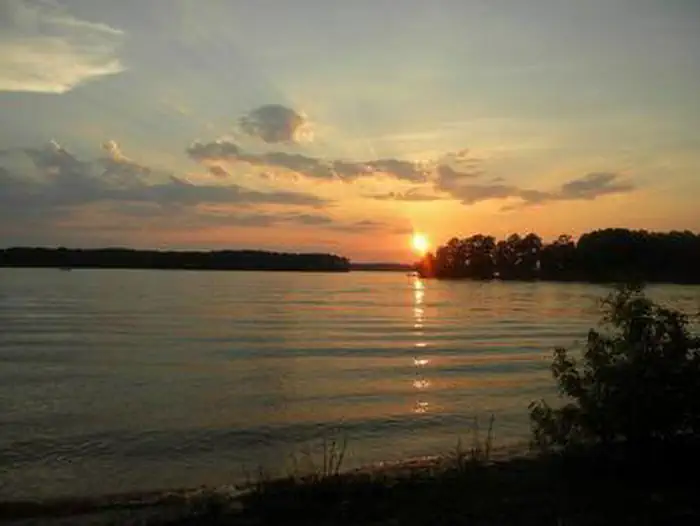 Holiday (Georgia) — Holiday Campground Sunset on Lake