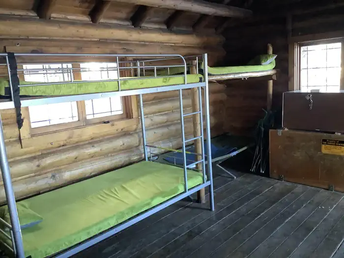 CABIN CREEK CABIN — Bunkbed