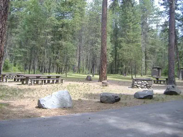 Yaak River Campground (mt) — Yaak River Day Use Area Picnic Area