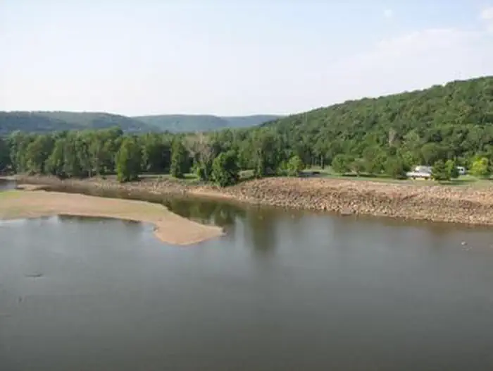 DAM SITE (FORT GIBSON LAKE)
