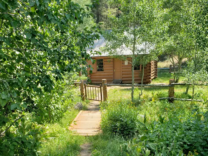 Aspen Cabin (Fremont-Winema National Forest, OR) — Path from Parking Area to Cabin