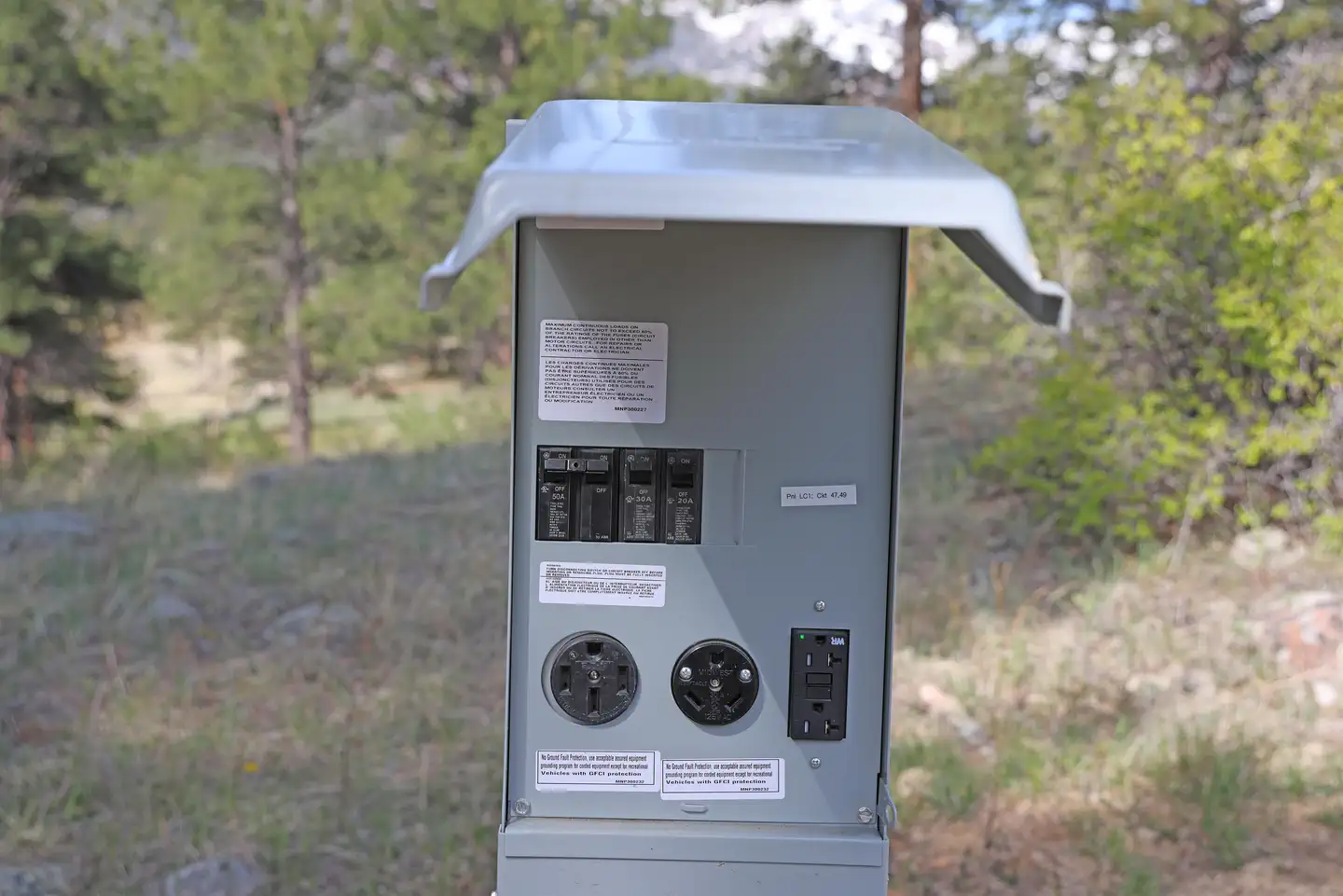 Rocky Mountain National Park Moraine Park Campground — All campsites in Moraine Park Campground with electric hookups can accommodate 20, 30 and 50 amps
