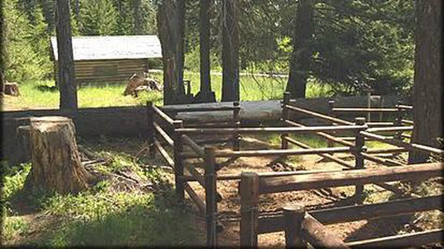 Willow Prairie Cabin