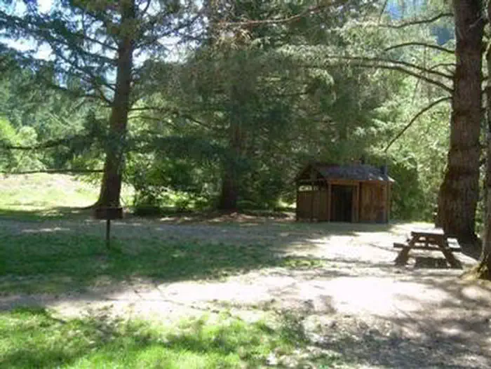 Siskiyou National Forest Chinquapin Group Campground