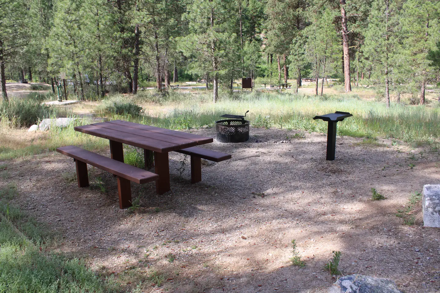 MOUNTAIN VIEW — Campsite amenities