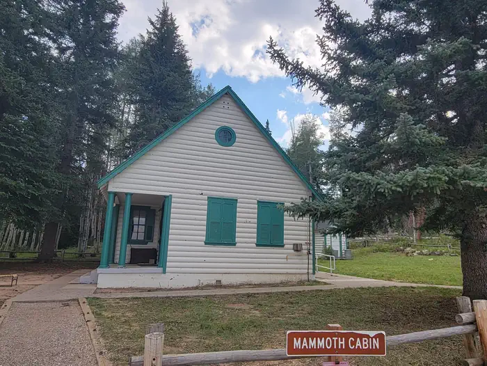 Mammoth Cabin — Mammoth Guard Station - Cabin