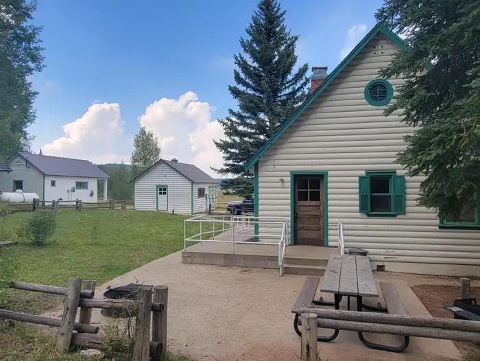 Mammoth Cabin — Mammoth Guardstation
