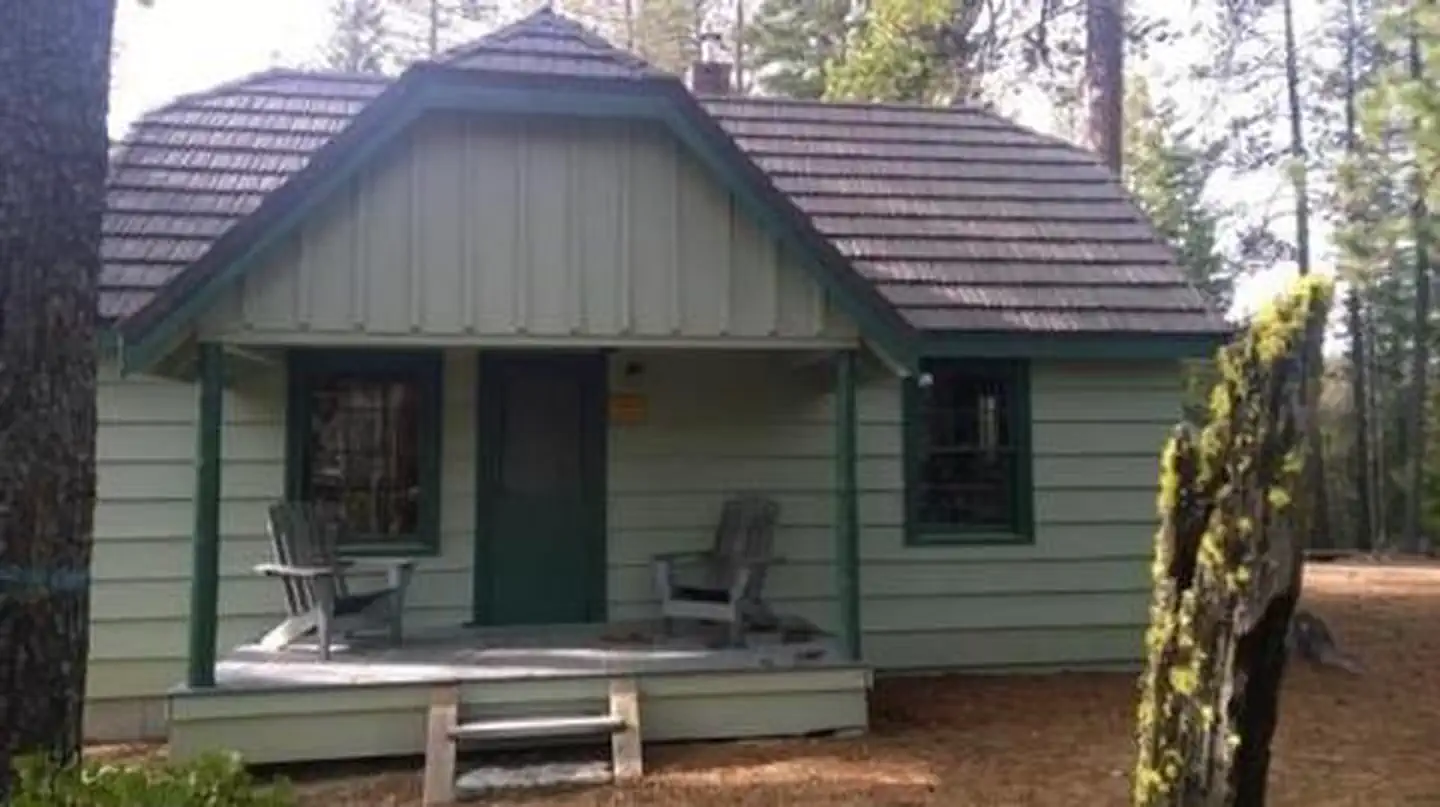 Crescent Lake Guard Station β CRESCENT LAKE GUARD STATION