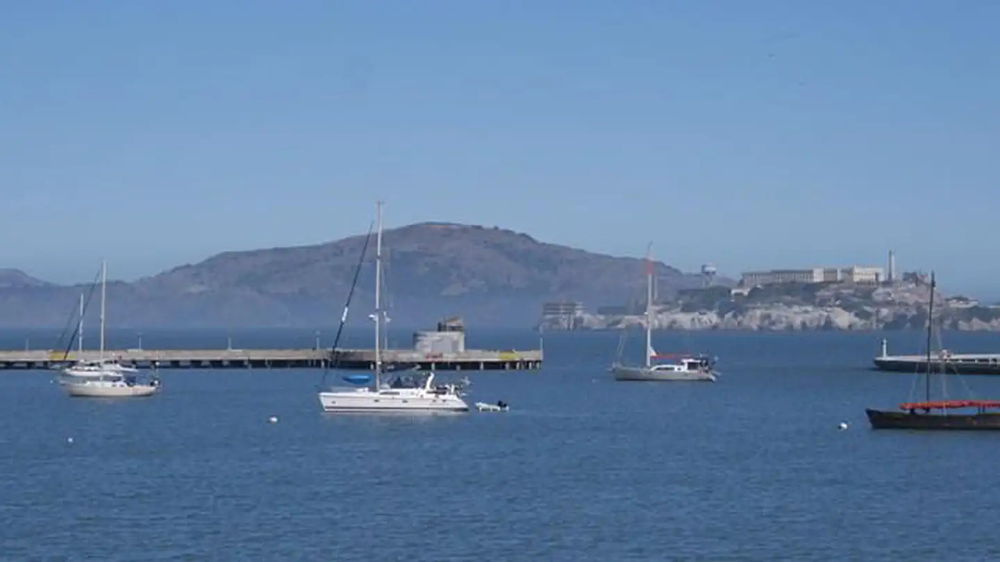 Aquatic Park Cove, Black Point Overnight Anchoring, Sailing Vessels Only (auxiliary Engine Ok)