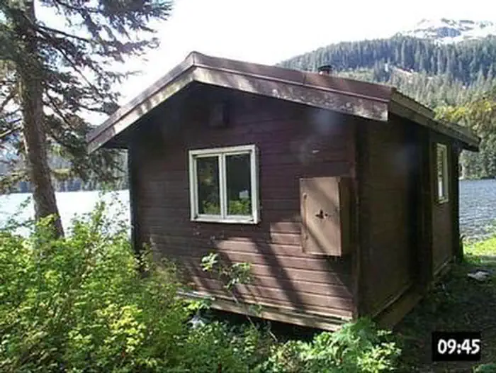 Young Lake (south) Cabin β YOUNG LAKE (SOUTH) CABINq