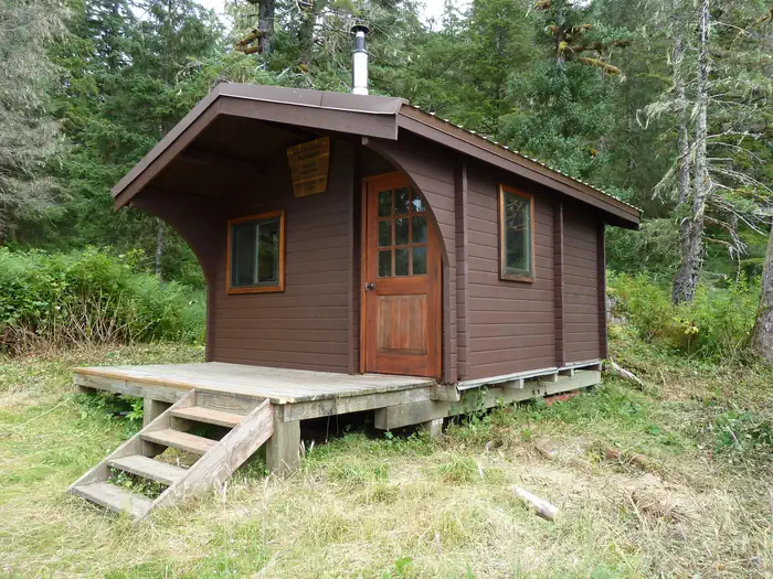 Young Lake (south) Cabin β Young Lake (South) Cabin