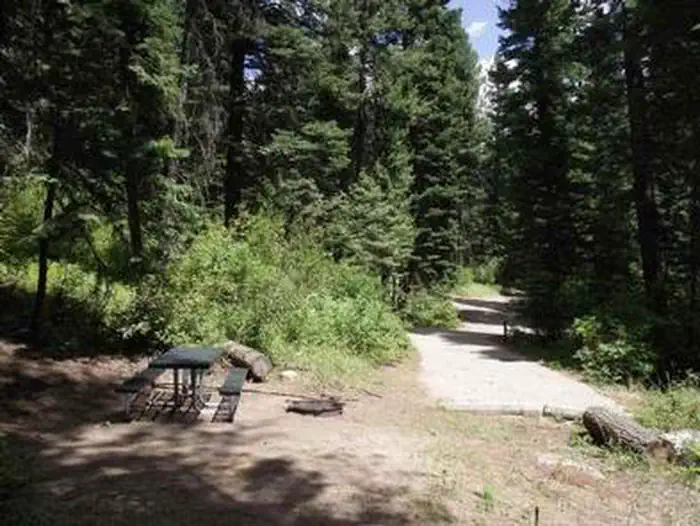 Cold Springs Campground - Boise Nf (id) β COLD SPRINGS CAMPGROUND--Campsite