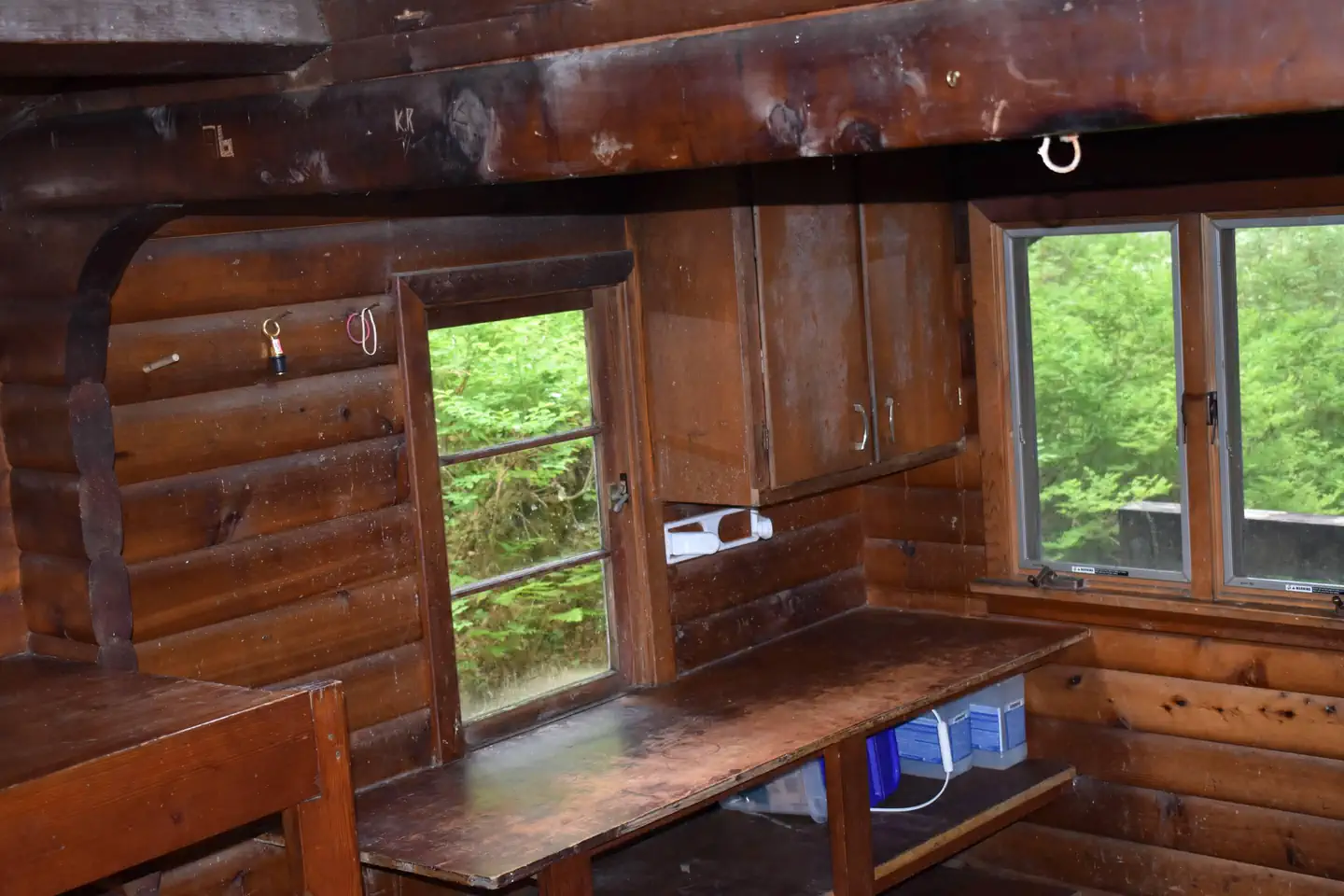 Manzanita Lake Cabin β Kitchen Area