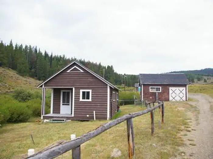 Hoback Guard Station β HOBACK GUARD STATION