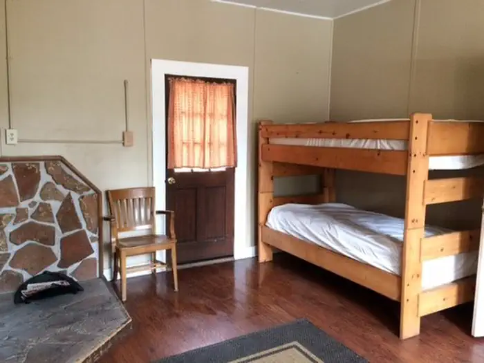 Spring Valley Cabin Bunkhouse — bunkhouse front room