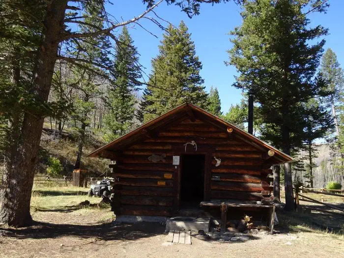 Deer Creek Cabin (mt) — Deer Cr Cabin