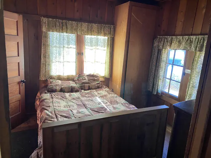Fish Lake Remount Depot Cabins — Hall House Bedroom