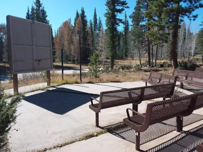 Demotte — DEMOTTE outdoor amphitheater with benches