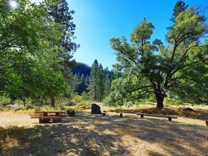 McCloud Bridge Campground — McCloud Campground