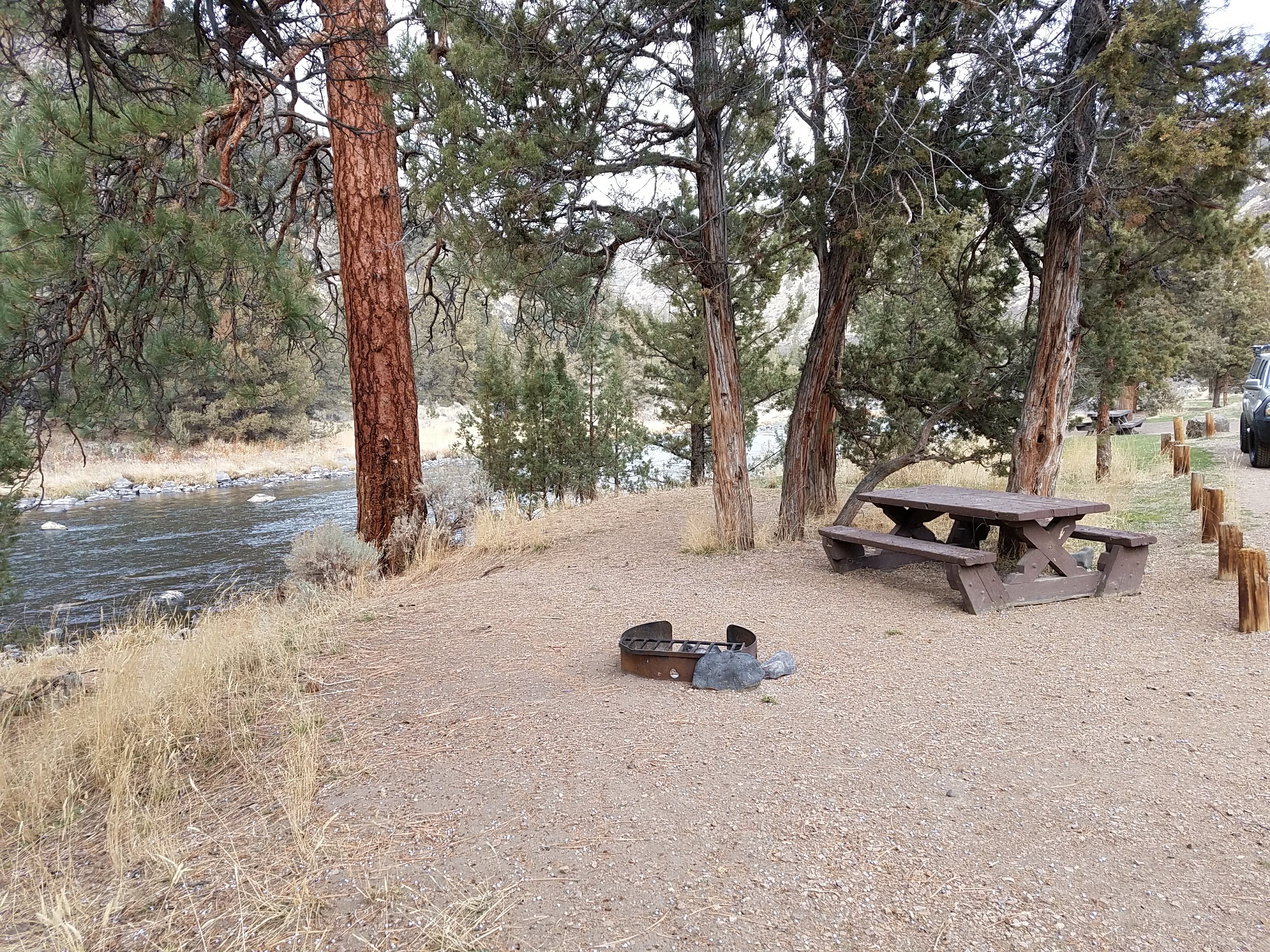 Cobble Rock Campground — Campsite on the Crooked River at Cobble Rock Campground