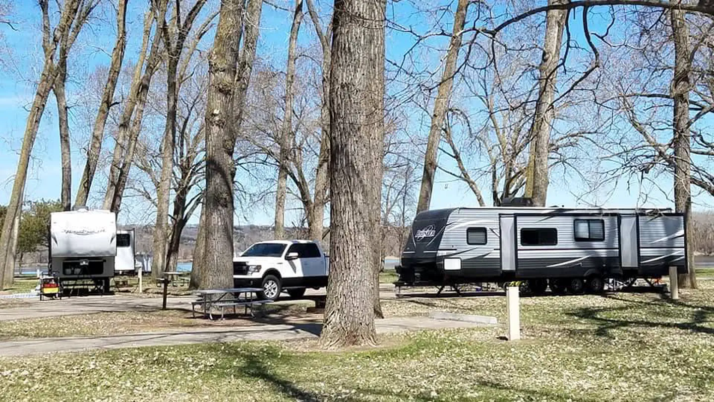 Cottonwood (ne) — Cottonwood Campground, sunny day