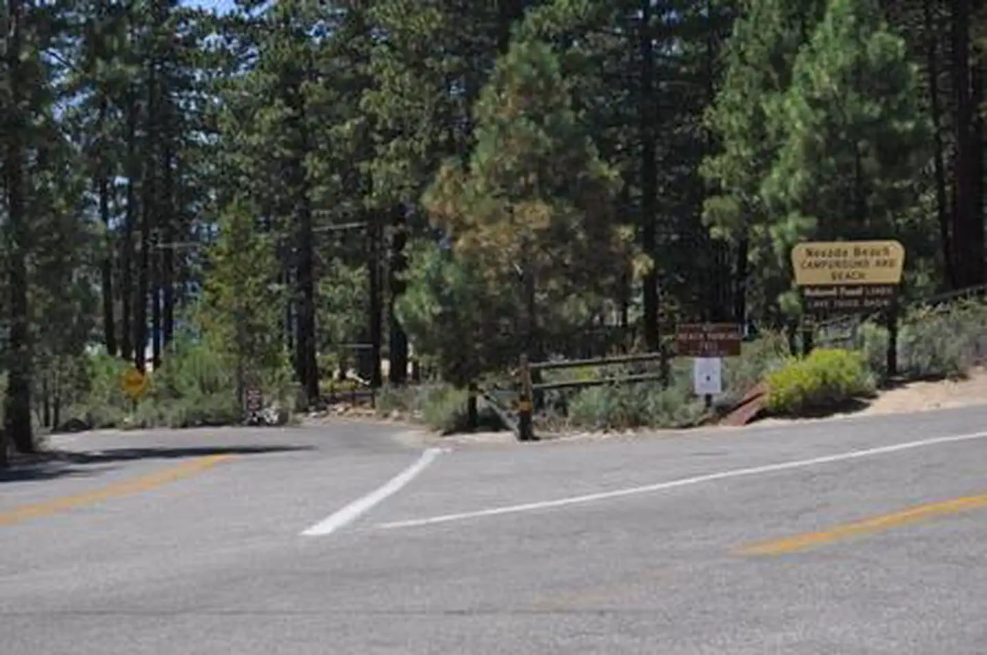 Nevada Beach Campground — Entrance to Nevada Beach Campground and Day Use Pavilion