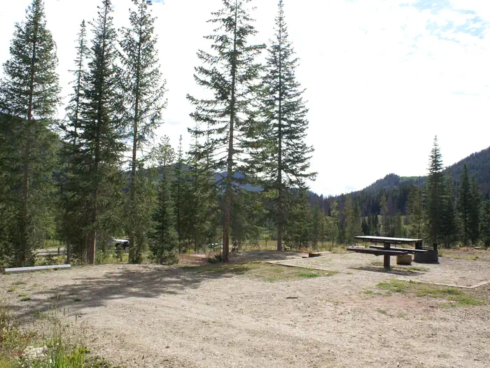 Routt National Forest Hahns Peak Lake Campground