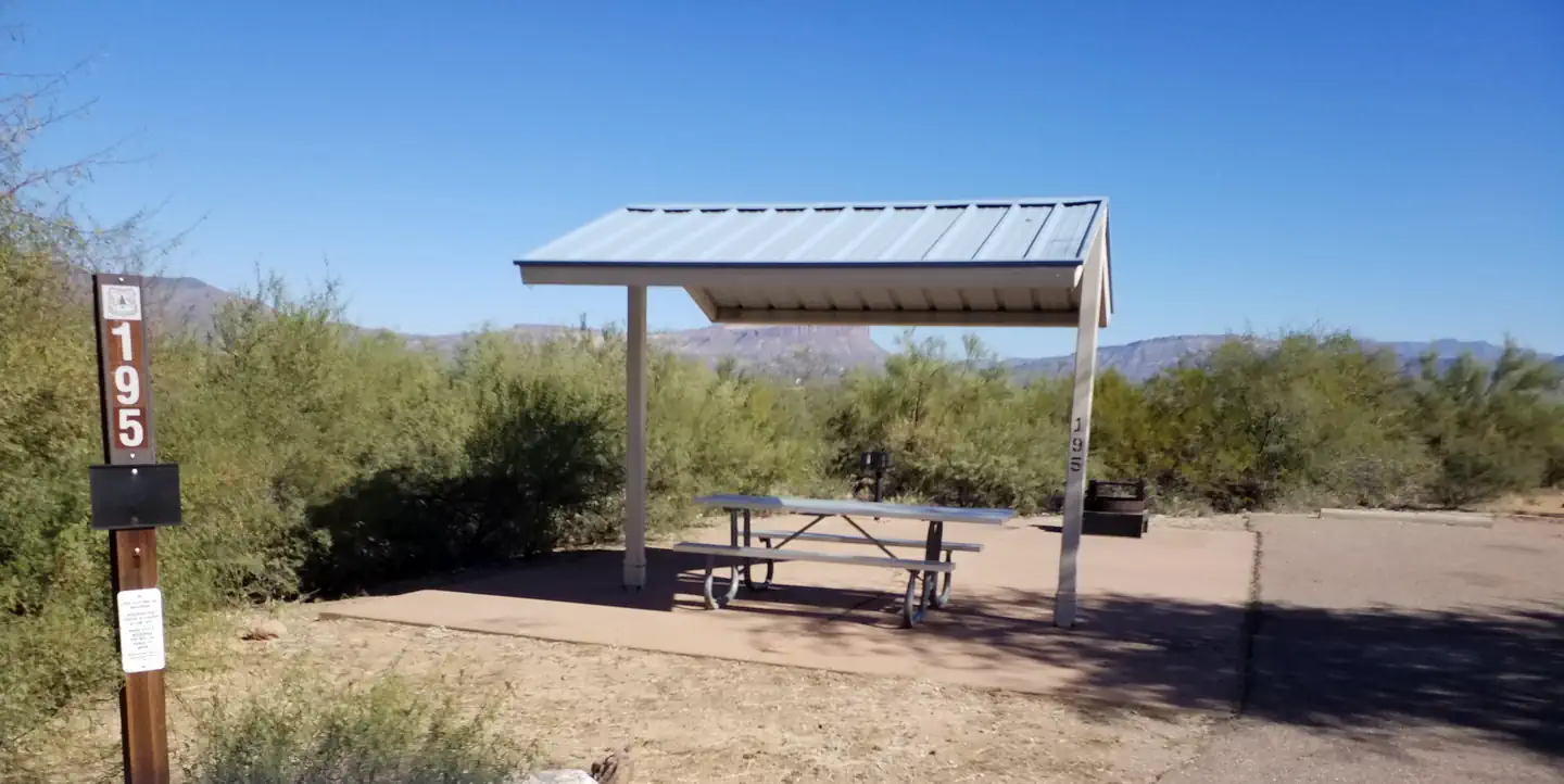Roosevelt Lake - Schoolhouse Point Campground