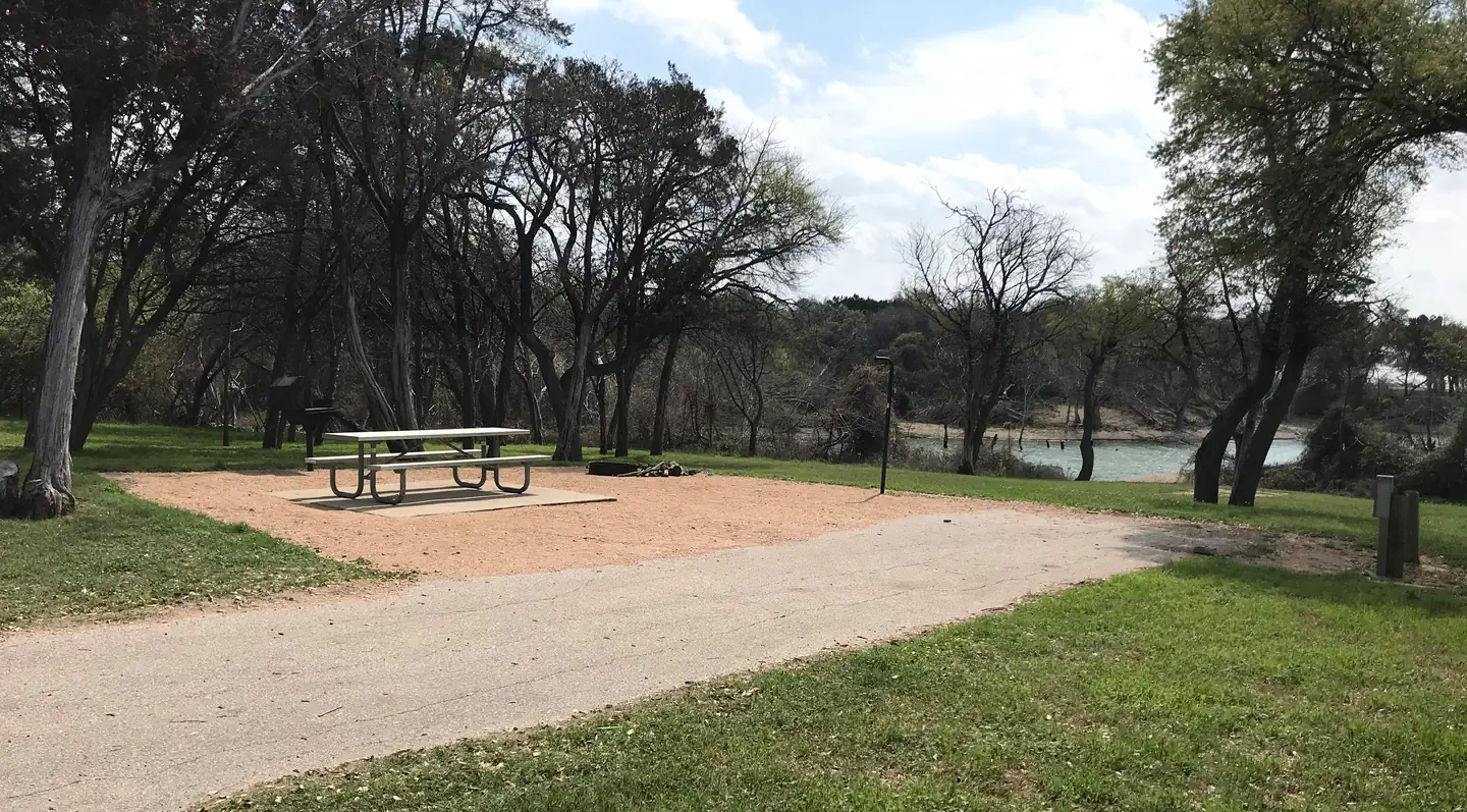 Airport Park - Waco Lake
