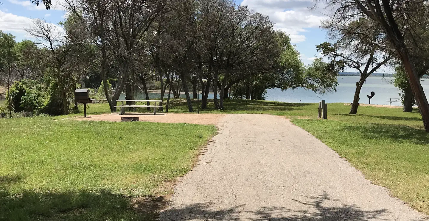 Airport Park - Waco Lake