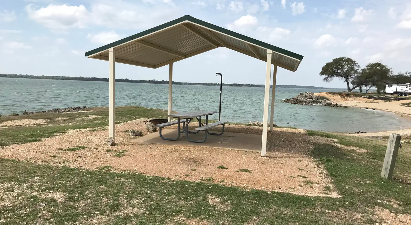Airport Park - Waco Lake