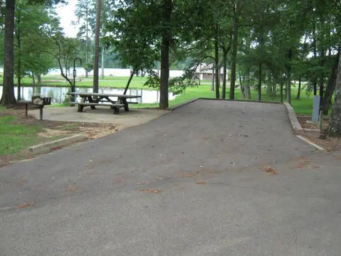 DAVIS LAKE CAMPGROUND